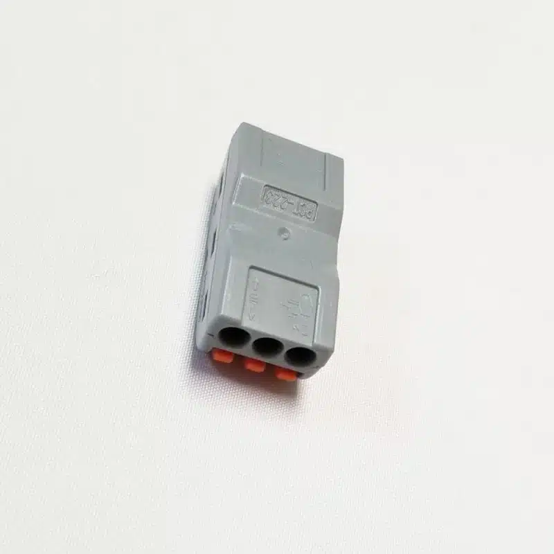 Conector eléctrico S3 de tres entradas