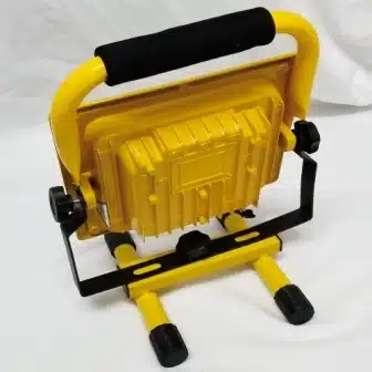 Proyector Portátil 30W Con Panel Solar - Imagen 2