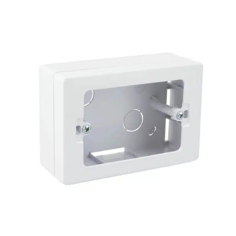 Caja chuqui con tornillos para instalación eléctrica